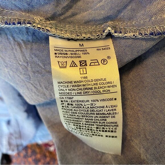 BANANA REPUBLIC Blouse Off the Shoulder Top Ruffle Chambray Blue Bohemian - Picture 7 of 7